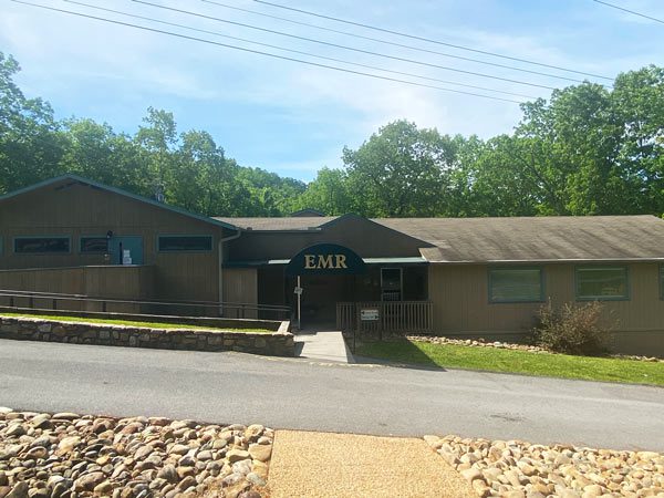 exterior of group rooms and dining hall building at English Mountain Recovery - TN alcohol rehab for women